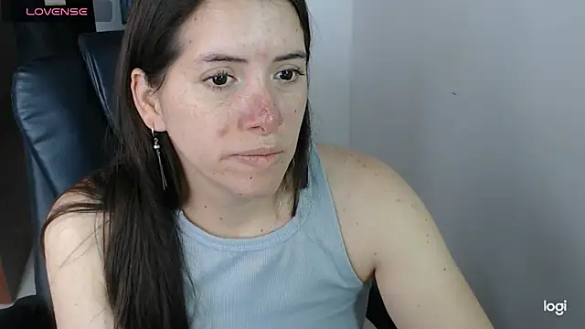 Snapshot of spicey_latina chatting on 05-26-26, 03:43 spicey latina online show from 05-26-26, 03:43