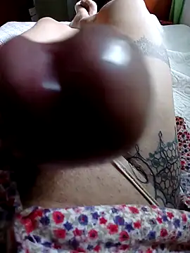 Snapshot of JoiceSexy10 chatting on 10-27-25, 01:34 JoiceSexy10 online show from 10-27-25, 01:34