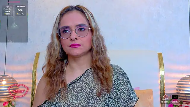 Snapshot of MarilynVega1 chatting on 07-06-26, 08:44 MarilynVega1 online show from 07-06-26, 08:44