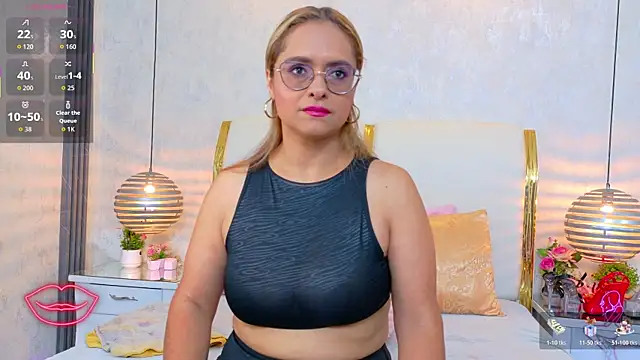 Snapshot of MarilynVega1 chatting on 06-15-26, 08:30 MarilynVega1 online show from 06-15-26, 08:30