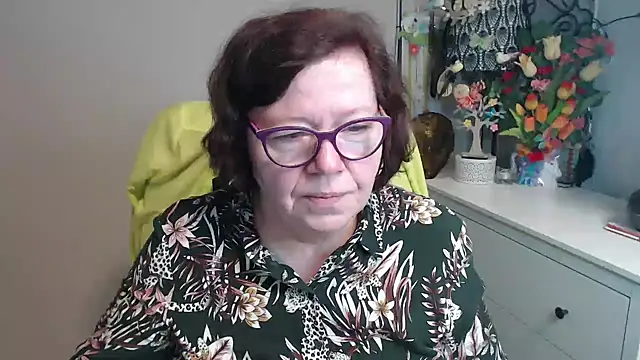 Adelewildx online show from 04-01-26, 03:52