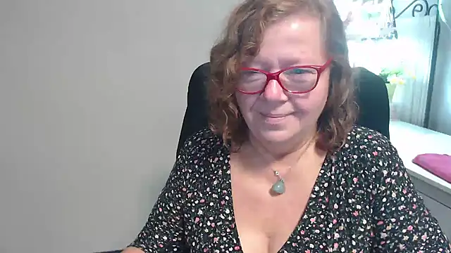 Adelewildx online show from 09-11-25, 02:44