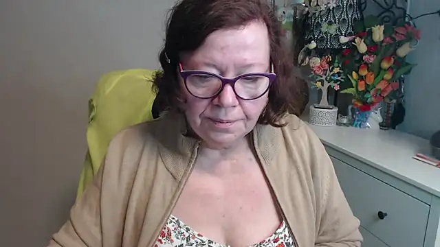 Adelewildx online show from 04-07-26, 06:37