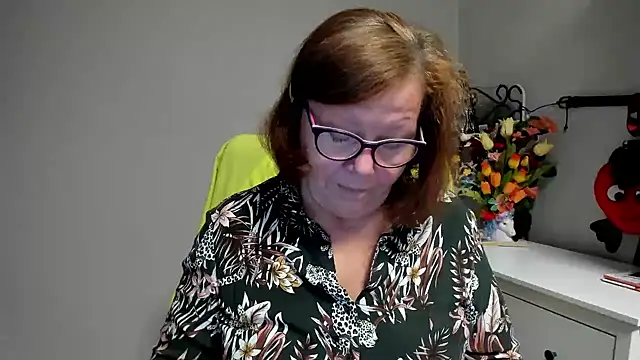 Adelewildx online show from 07-08-26, 02:46