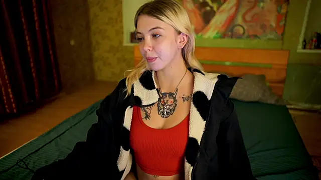 Snapshot of Allison_Cuty chatting on 10-06-25, 09:15 Allison Cuty online show from 10-06-25, 09:15