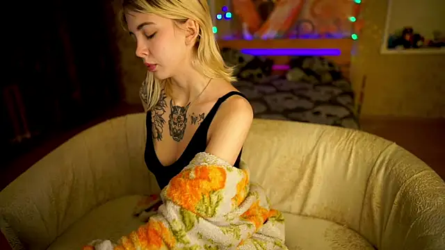Snapshot of Allison_Cuty chatting on 02-12-25, 11:09 Allison Cuty online show from 02-12-25, 11:09