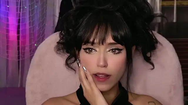 Snapshot of YourKatt chatting on 10-16-25, 04:21 YourKatt online show from 10-16-25, 04:21