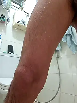 Snapshot of assluv1909 chatting on 01-23-25, 05:21 assluv1909 online show from 01-23-25, 05:21