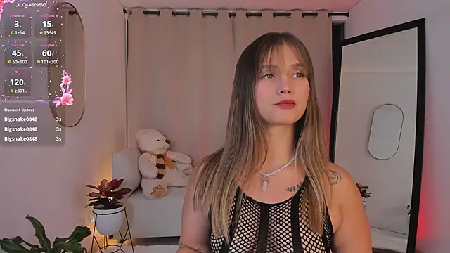 roxie gates  online show from 11-10-25, 03:33