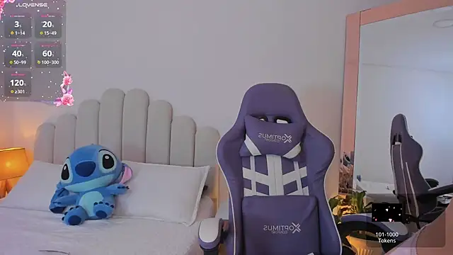 Snapshot of roxie_gates_ chatting on 02-24-26, 02:34 roxie gates online show from 02-24-26, 02:34