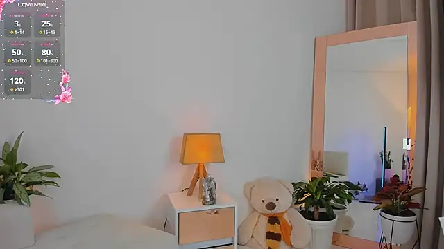 roxie gates  online show from 03-07-26, 03:46