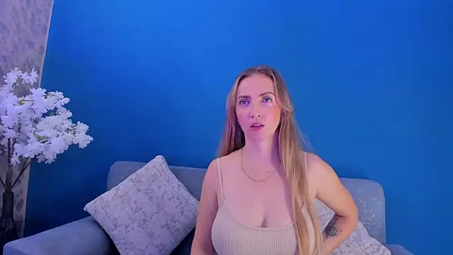 Snapshot of BellaMarieX chatting on 11-13-25, 11:08 BellaMarieX online show from 11-13-25, 11:08