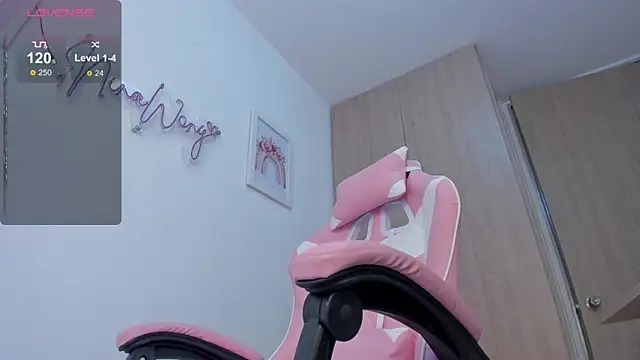 NinaWong online show from 09-29-25, 08:25