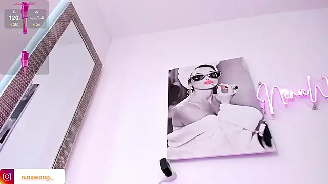 NinaWong online show from 03-03-25, 03:11