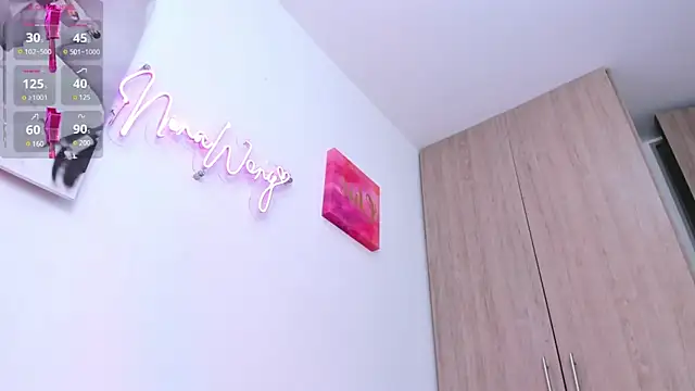 NinaWong online show from 02-26-25, 07:42