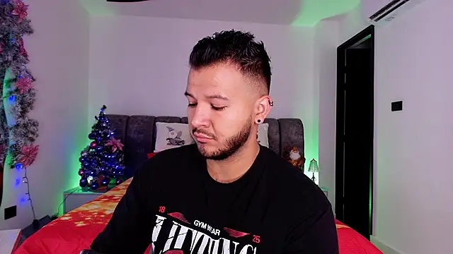 Snapshot of mister_miike chatting on 12-03-25, 03:07 mister miike online show from 12-03-25, 03:07