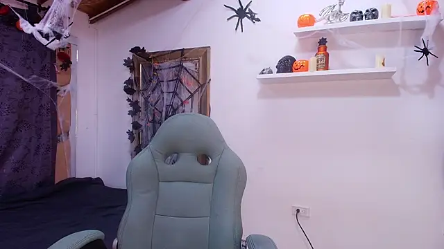 Snapshot of mister_miike chatting on 10-30-25, 03:05 mister miike online show from 10-30-25, 03:05