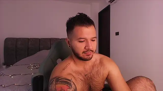 Snapshot of mister_miike chatting on 11-05-25, 03:09 mister miike online show from 11-05-25, 03:09