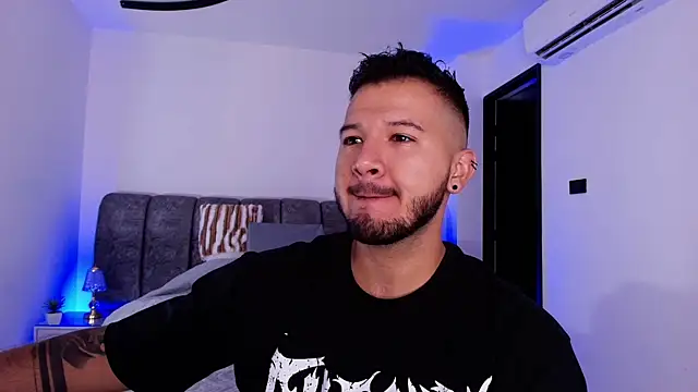 Snapshot of mister_miike chatting on 11-27-25, 03:07 mister miike online show from 11-27-25, 03:07