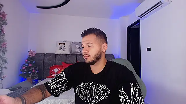 Snapshot of mister_miike chatting on 01-07-26, 03:11 mister miike online show from 01-07-26, 03:11