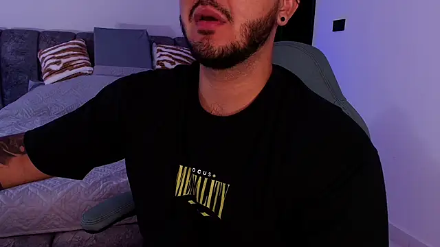 Snapshot of mister_miike chatting on 11-22-25, 03:05 mister miike online show from 11-22-25, 03:05