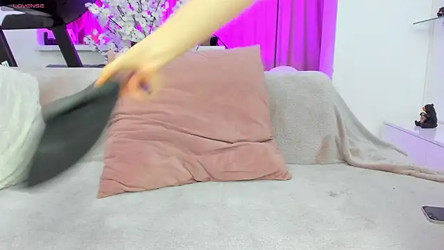 baby alice online show from 11-21-25, 10:53