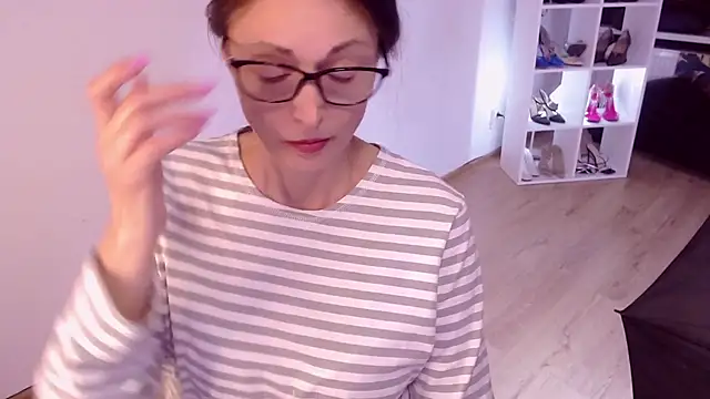 Snapshot of CaringSophie chatting on 02-26-25, 02:05 CaringSophie online show from 02-26-25, 02:05
