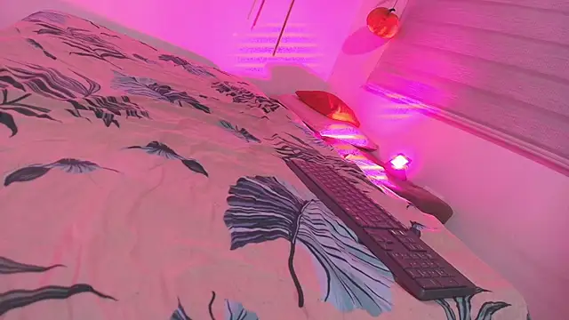 emyli sw  online show from 10-26-25, 03:07