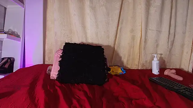 Snapshot of emyli_sw_ chatting on 03-19-25, 06:14 emyli sw online show from 03-19-25, 06:14