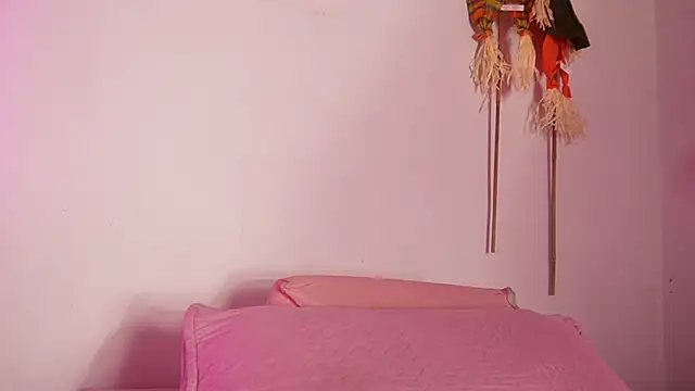 emyli sw  online show from 10-22-25, 03:06