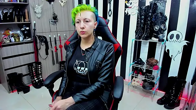 Snapshot of Mistress_Yelena chatting on 12-11-24, 09:12 Mistress Yelena online show from 12-11-24, 09:12