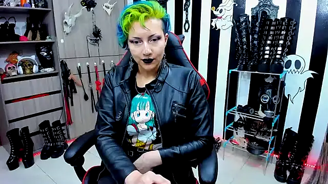 Snapshot of Mistress_Yelena chatting on 12-20-24, 11:37 Mistress Yelena online show from 12-20-24, 11:37