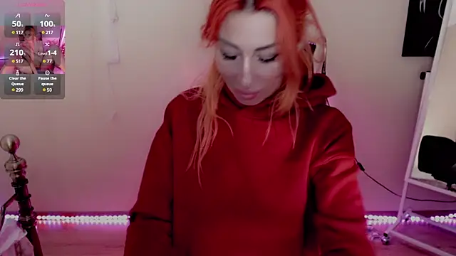 Snapshot of AnnieGOld_ chatting on 12-15-24, 08:36 AnnieGOld online show from 12-15-24, 08:36