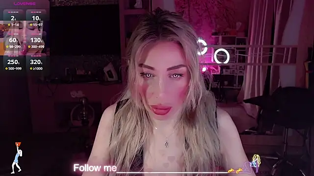 AnnieGOld  online show from 04-11-26, 10:57