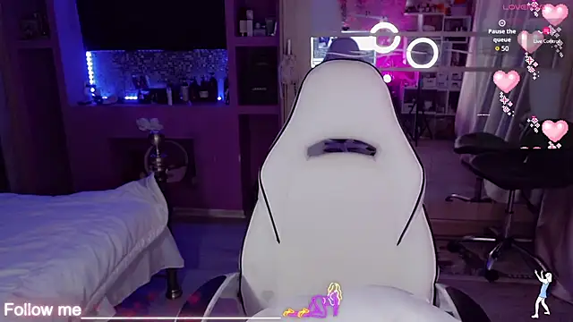 AnnieGOld  online show from 01-14-26, 12:25