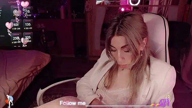 AnnieGOld  online show from 03-16-26, 05:44