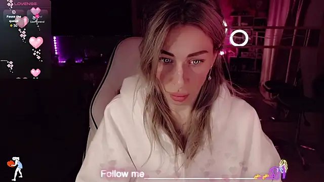 AnnieGOld  online show from 02-28-26, 11:37