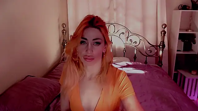 Snapshot of AnnieGOld_ chatting on 12-23-24, 03:29 AnnieGOld online show from 12-23-24, 03:29