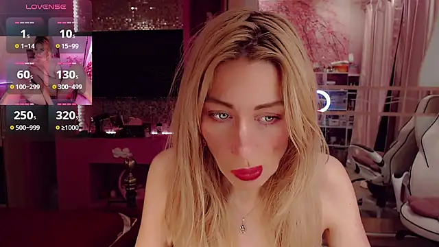 Snapshot of AnnieGOld_ chatting on 10-19-25, 12:57 AnnieGOld online show from 10-19-25, 12:57