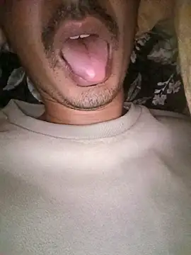 dreamtoungelick69 online show from 01-08-26, 06:25