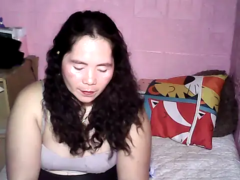 Snapshot of hotpusie_4u chatting on 10-13-25, 05:36 hotpusie 4u online show from 10-13-25, 05:36