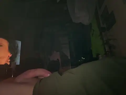 Chris-LE91 online show from 04-10-26, 01:01