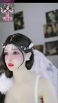 Snapshot of candy_cola chatting on 02-19-26, 04:04 candy cola online show from 02-19-26, 04:04
