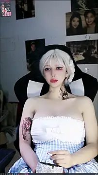 Snapshot of candy_cola chatting on 01-17-26, 02:09 candy cola online show from 01-17-26, 02:09