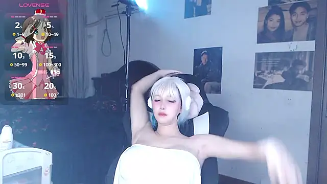 candy cola online show from 10-01-25, 03:49