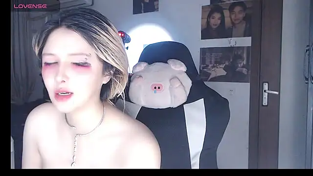 candy cola online show from 11-01-25, 02:29