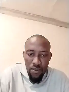 Snapshot of angeloreal chatting on 05-17-26, 02:28 angeloreal online show from 05-17-26, 02:28