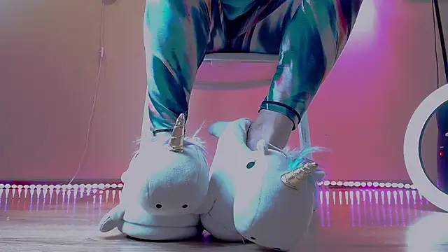 Foot Goddes  online show from 12-18-24, 10:30