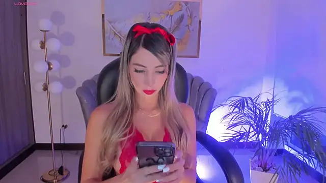 ZoePresleyX online show from 03-09-25, 11:25