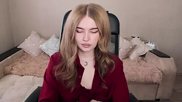 Snapshot of ViolettaLopez chatting on 02-26-25, 11:21 ViolettaLopez online show from 02-26-25, 11:21
